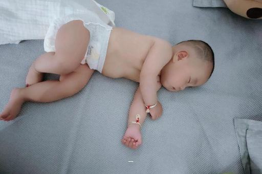 益阳宝宝脸上有白色斑块 益阳宝宝脸上有白色斑块